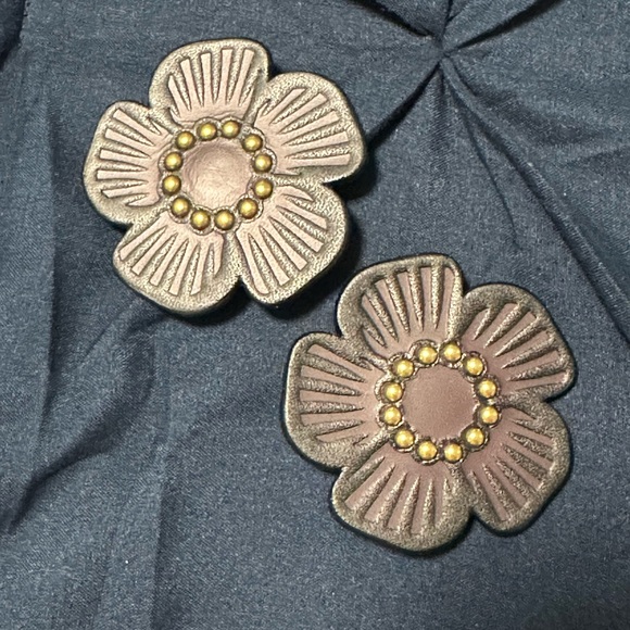 SOLD Coach Tea Roses (5) - Picture 4 of 13